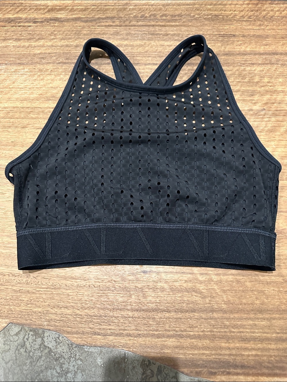 Alala Crossback Perforated Cross Back Sports Bra Size M - Picture 5 of 8